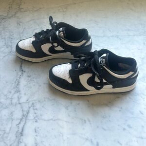 Girls size 2 Panda Nike
